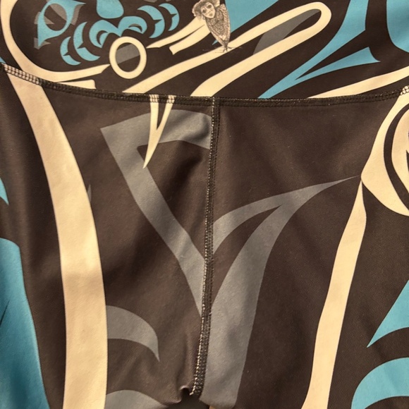 NoMiNoU Activewear leggings with artist design print size S - Canada made - Picture 11 of 15